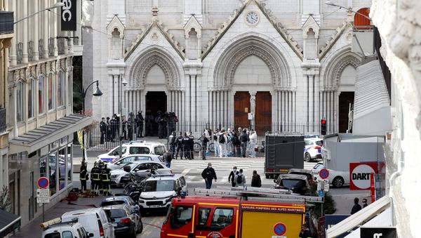 Security forces guard the area after a reported knife attack at Notre Dame church in Nice, France - Sputnik International