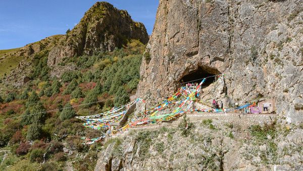 The entrance photograph of Baishiya Karst Cave The entrance photograph of Baishiya Karst Cave - Sputnik International