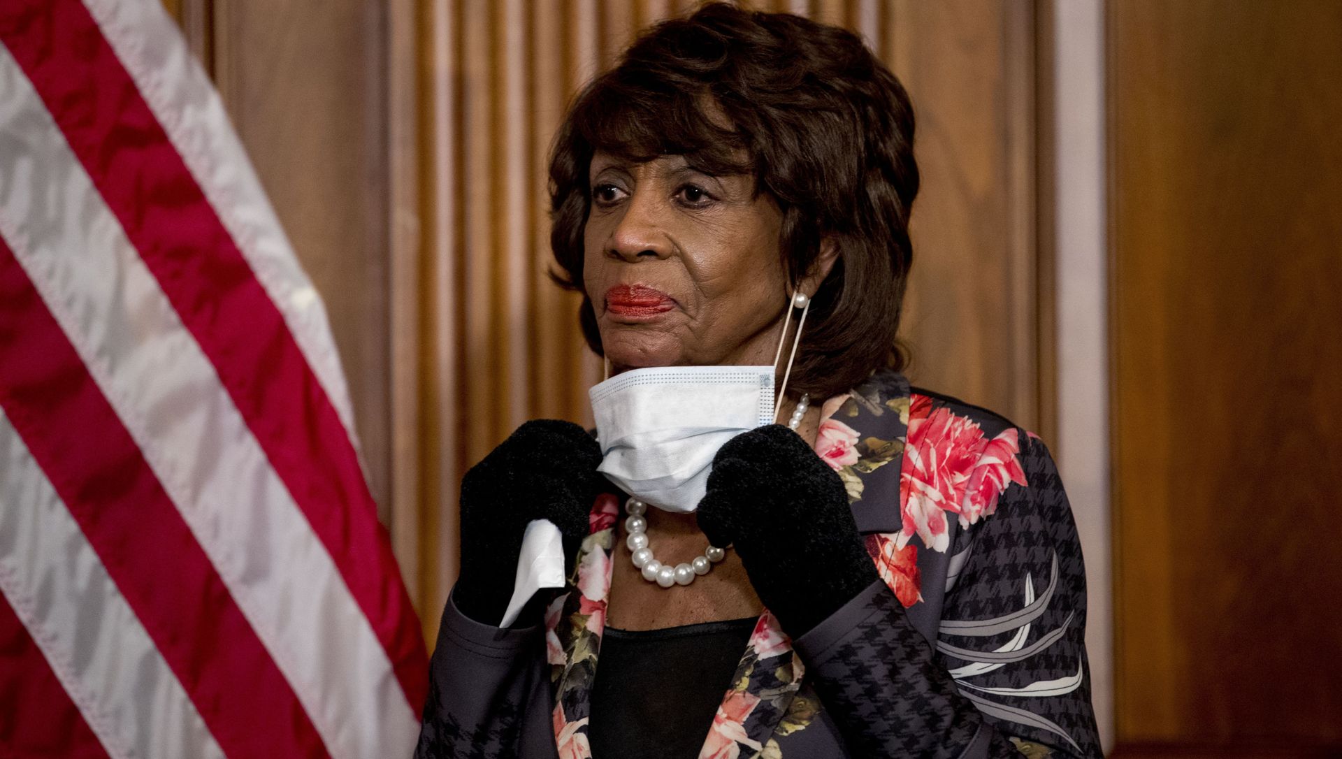 FILE - In this 23 April 2020, file photo, House Financial Services Committee Chairwoman Maxine Waters takes her mask off to speak during a signing ceremony for the Paycheck Protection Program and Health Care Enhancement Act, H.R. 266, after it passed the House on Capitol Hill, in Washington FILE - In this 23 April 2020, file photo, House Financial Services Committee Chairwoman Maxine Waters takes her mask off to speak during a signing ceremony for the Paycheck Protection Program and Health Care Enhancement Act, H.R. 266, after it passed the House on Capitol Hill, in Washington - Sputnik International, 1920, 20.04.2021