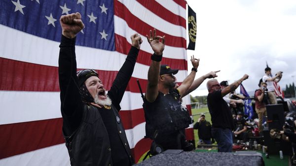 Members of the Proud Boys, including leader Enrique Tarrio, in Portland, Oregon. - Sputnik International