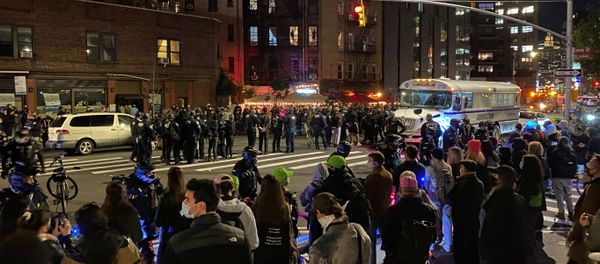 Policemen are seen following a protest march the day after Election Day in Manhattan, New York City, New York, U.S., November 4, 2020.  - Sputnik International