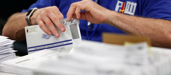 Mail-in ballots are counted in Lehigh County, Pennsylvania, US, 4 November 2020 - Sputnik International