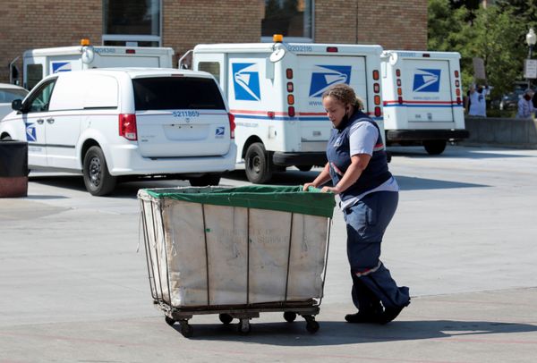 USPS Staff in Michigan Were Told Late Ballots Would be 'Handstamped' With 'Nov 3', Insider Claims - Sputnik International