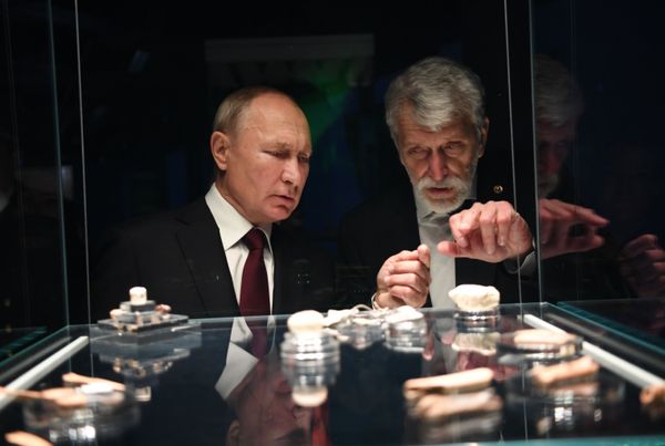 Russian President Vladimir Putin during a tourof the Museum of Archaeology in Chudov monastery at the Moscow Kremlin on 4 November 2020 - Sputnik International