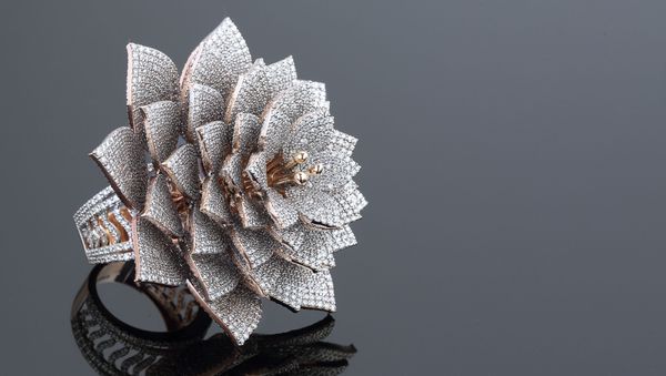   Ring With 7801 Diamonds  - Sputnik International