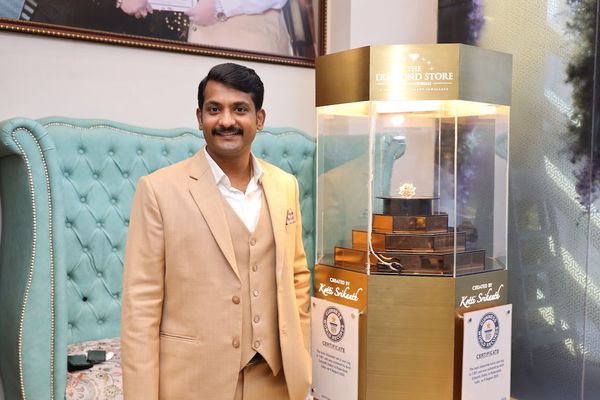 Indian Jeweller Opens Up on Plans to Auction Guinness World Record Winning Ring With 7,801 Diamonds Indian Jeweller Opens Up on Plans to Auction Guinness World Record Winning Ring With 7,801 Diamonds - Sputnik International