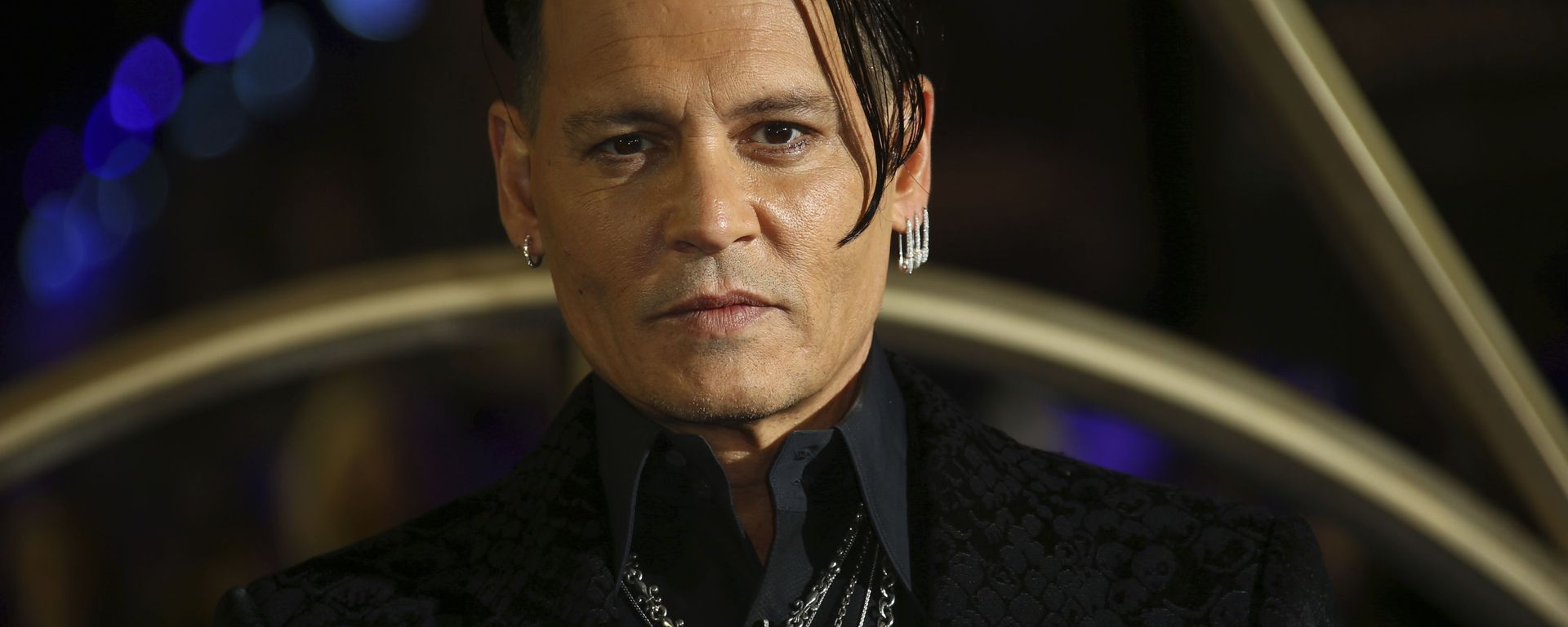 Actor Johnny Depp poses for photographers upon arrival at the premiere of the film Fantastic Beasts: The Crimes of Grindelwald, at a central London cinema, Tuesday, 13 November 2018. Actor Johnny Depp poses for photographers upon arrival at the premiere of the film Fantastic Beasts: The Crimes of Grindelwald, at a central London cinema, Tuesday, 13 November 2018. - Sputnik International, 1920, 16.04.2021