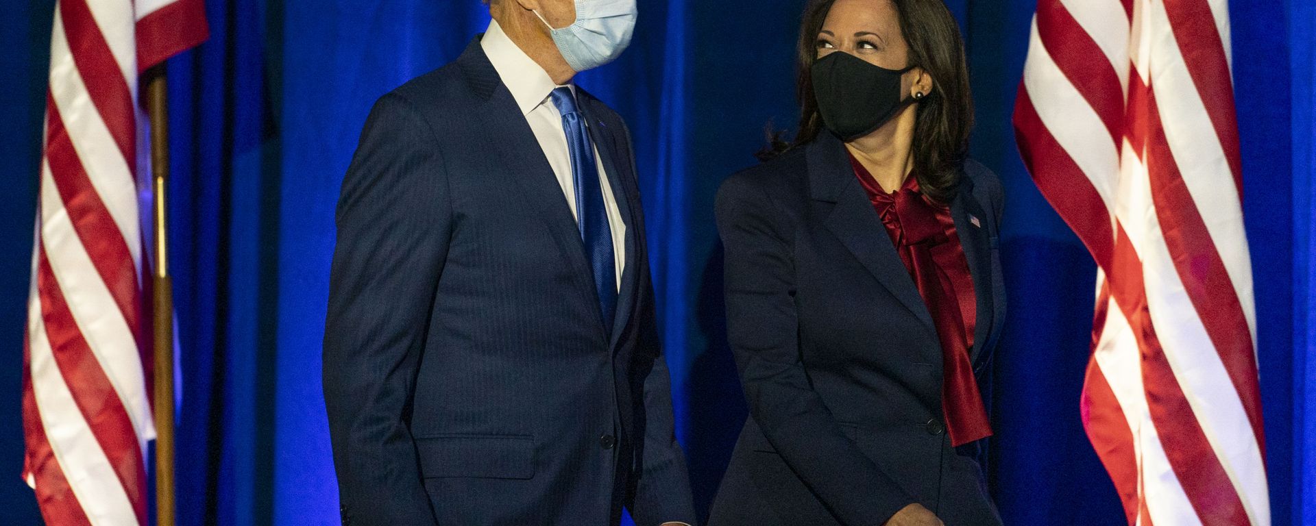 Democratic presidential candidate former Vice President Joe Biden and Democratic vice presidential candidate Sen. Kamala Harris, D-Calif., arrive before Biden speaks, Friday, Nov. 6, 2020, in Wilmington, Del - Sputnik International, 1920, 12.05.2021