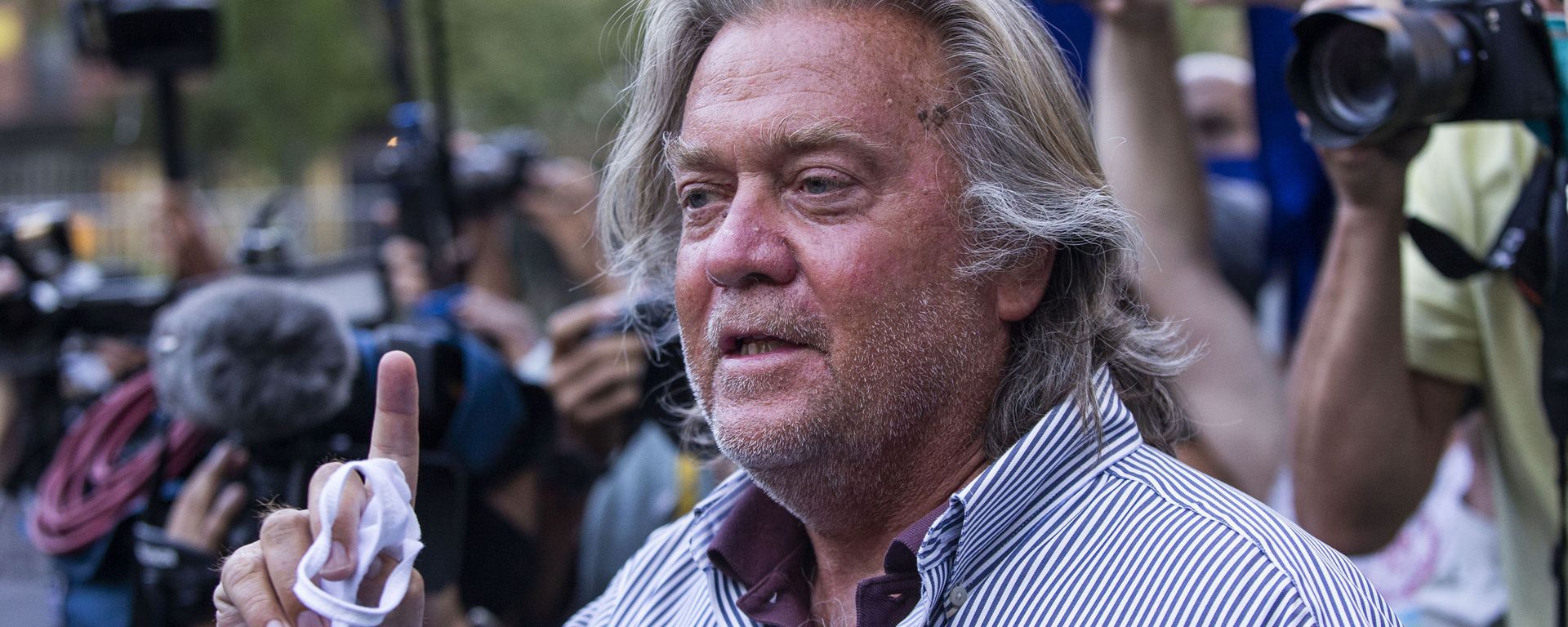 President Donald Trump's former chief strategist Steve Bannon speaks with reporters after pleading not guilty to charges that he ripped off donors to an online fundraising scheme to build a southern border wall, Thursday, Aug. 20, 2020, in New York President Donald Trump's former chief strategist Steve Bannon speaks with reporters after pleading not guilty to charges that he ripped off donors to an online fundraising scheme to build a southern border wall, Thursday, Aug. 20, 2020, in New York - Sputnik International, 1920, 22.11.2021