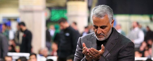 Qasem Soleimani Saying Prayer in Imam Khomeini Hossainiah in Tehran Qasem Soleimani Saying Prayer in Imam Khomeini Hossainiah in Tehran - Sputnik International