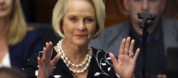 FILE - In this Jan. 13, 2020, file photo Cindy McCain, wife of former Arizona Sen. John McCain, waves to the crowd FILE - In this Jan. 13, 2020, file photo Cindy McCain, wife of former Arizona Sen. John McCain, waves to the crowd - Sputnik International