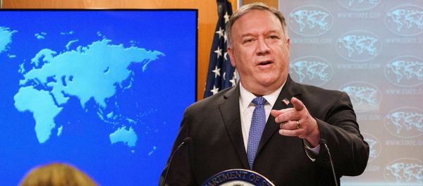 U.S. Secretary of State Mike Pompeo gives a briefing to the media - Sputnik International