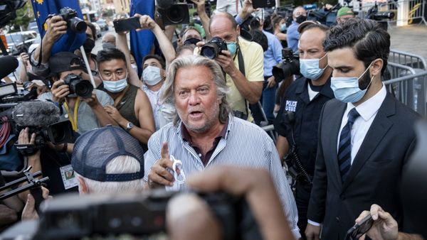 President Donald Trump's former chief strategist Steve Bannon leaves federal court, Thursday, Aug. 20, 2020, after pleading not guilty to charges that he ripped off donors to an online fundraising scheme to build a southern border wall. - Sputnik International