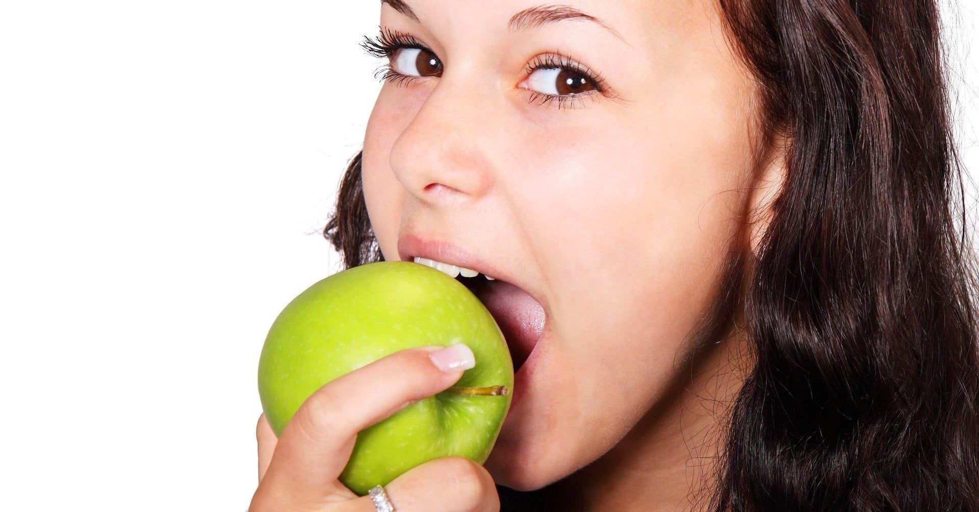 Woman eating apple - Sputnik International, 1920, 18.01.2022