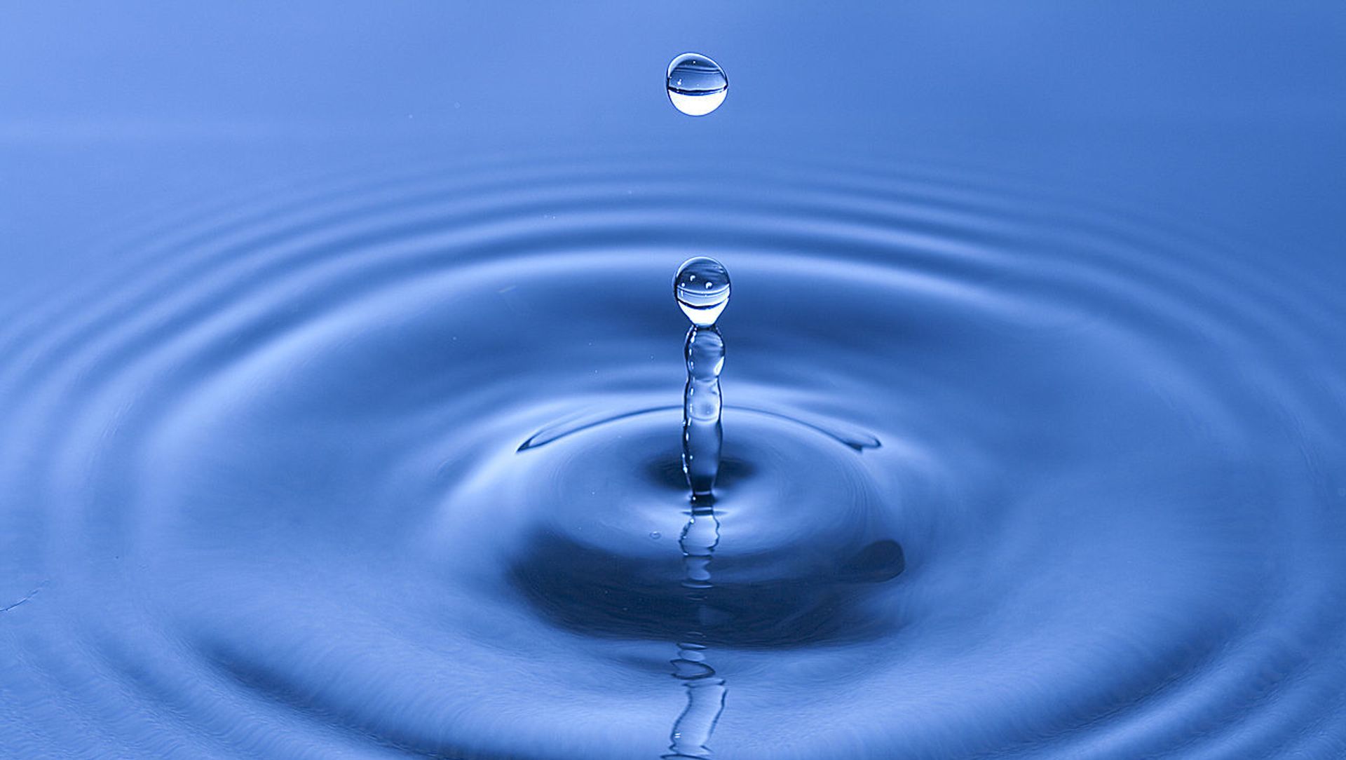 Water drop impact on a water-surface - Sputnik International, 1920, 22.03.2021
