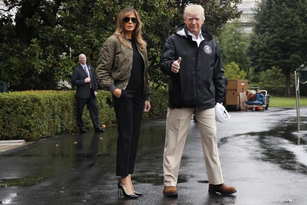'Moment of Independence': Melania Trump Dons Suits When at Odds With Donald, WH Journo Says 'Moment of Independence': Melania Trump Dons Suits When at Odds With Donald, WH Journo Says - Sputnik International
