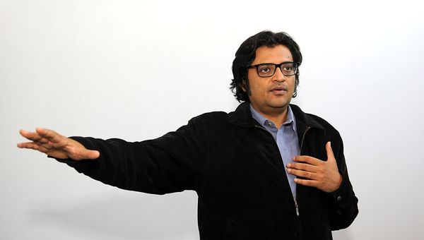 In this photograph taken on 26 April 2017, Indian television journalist Arnab Goswami poses during an interview with AFP in Mumbai. Arnab Goswami is considered India's most brash and controversial TV news anchor - Sputnik International