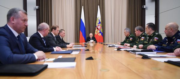 Russian President Vladimir Putin meets with the defenсe ministry leadership, heads of federal agencies and defenсe industry enterprises at the Bocharov Ruchei residence in the resort city of Sochi, Russia. Russian President Vladimir Putin meets with the defenсe ministry leadership, heads of federal agencies and defenсe industry enterprises at the Bocharov Ruchei residence in the resort city of Sochi, Russia. - Sputnik International