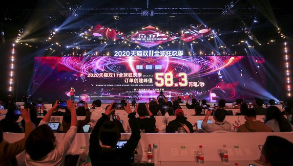 A screen shows sales information during the 2020 Tmall Global Shopping Festival on Singles' Day, also known as the Double 11 shopping festival, at a media centre in Hangzhou, in eastern China's Zhejiang province on 11 November 2020. - Sputnik International