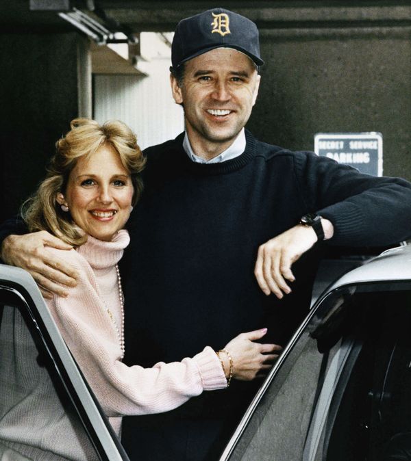 Senator Joseph Biden, center, posing for a photograph at Walter Reed Army Medical Center in Washington with his wife, Jill Biden, after he was discharged to recuperate from the effects of aneurysm repair surgery, Tuesday, 23 February 1988. Senator Joseph Biden, center, posing for a photograph at Walter Reed Army Medical Center in Washington with his wife, Jill Biden, after he was discharged to recuperate from the effects of aneurysm repair surgery, Tuesday, 23 February 1988. - Sputnik International