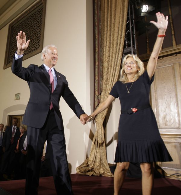 The Democrats' vice-presidential candidate, Delaware senator Joe Biden, and wife Jill, arrive at an economic roundtable for women, Tuesday, 26 August 2008, in Denver, Colorado. The Democrats' vice-presidential candidate, Delaware senator Joe Biden, and wife Jill, arrive at an economic roundtable for women, Tuesday, 26 August 2008, in Denver, Colorado. - Sputnik International