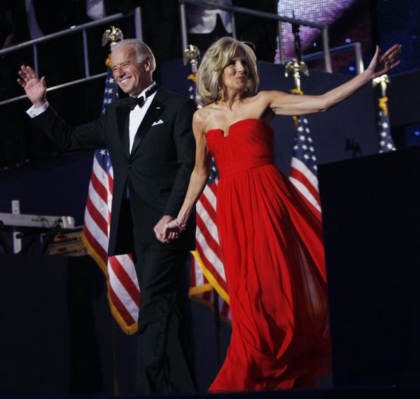 Vice-president Joe Biden arrives with wife Jill Biden at the Neighborhood Ball in Washington, Tuesday, 20 January 2009. Vice-president Joe Biden arrives with wife Jill Biden at the Neighborhood Ball in Washington, Tuesday, 20 January 2009. - Sputnik International
