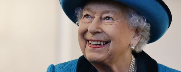Britain's Queen Elizabeth II visits the new headquarters of the Royal Philatelic society in London on November 26, 2019 Britain's Queen Elizabeth II visits the new headquarters of the Royal Philatelic society in London on November 26, 2019 - Sputnik International