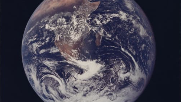 The Blue Marble, the first fully illuminated photo of Earth taken by a human in 1972. - Sputnik International