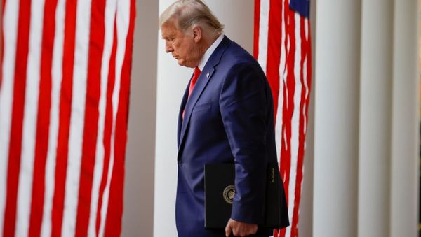 U.S. President Donald Trump walks down the West Wing colonnade from the Oval Office to the Rose Garden to deliver an update on the so-called Operation Warp Speed program, the joint Defense Department and HHS initiative that has struck deals with several drugmakers in an effort to help speed up the search for effective treatments for the ongoing coronavirus disease (COVID-19) pandemic, at the White House in Washington, U.S., November 13, 2020. - Sputnik International