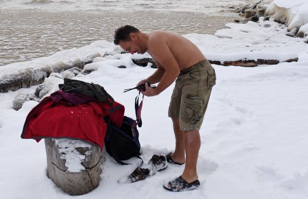 Russian-Style Windsurfing in Freezing Cold Siberia - Sputnik International