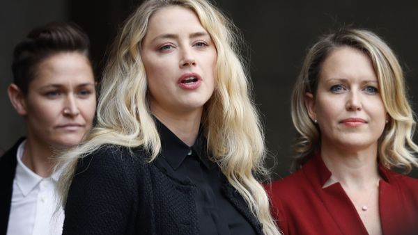 American actress Amber Heard with lawyer Jennifer Robinson - Sputnik International