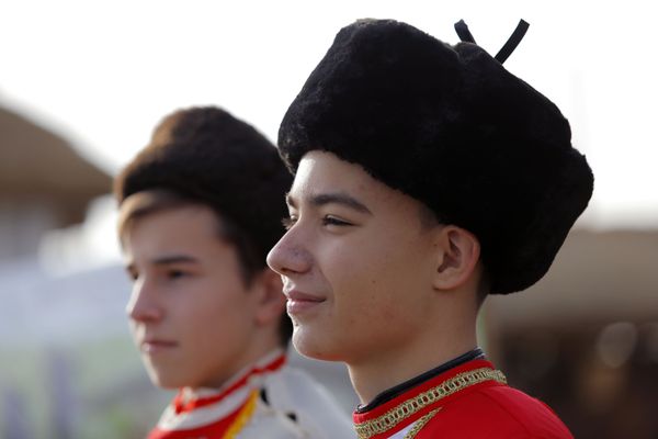 Young men dressed in historical costumes watch the opening of the Slobozhanschina historical and cultural complex in the Belgorod Region. Young men dressed in historical costumes watch the opening of the Slobozhanschina historical and cultural complex in the Belgorod Region. - Sputnik International