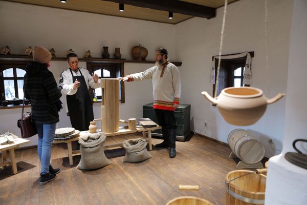 A master class at the Slobozhanschina historical and cultural complex in the Belgorod Region. A master class at the Slobozhanschina historical and cultural complex in the Belgorod Region. - Sputnik International