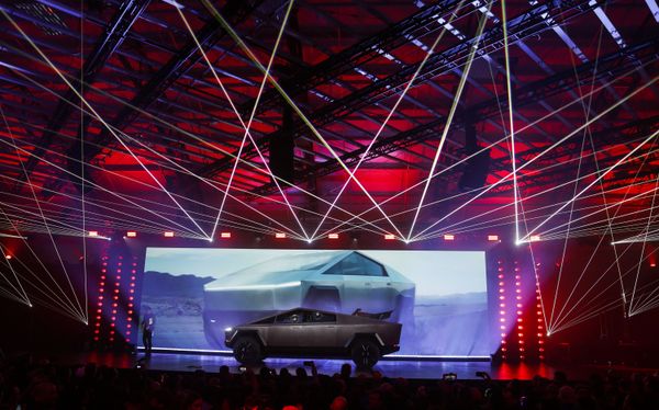 Tesla to Join S&P 500 by the End of the Year, States Dow Jones Indices - Sputnik International