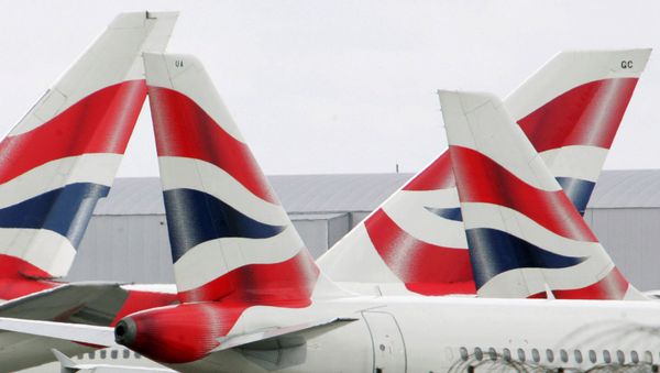 British Airways aircraft are seen stationary on the tarmac of London's Heathrow Airport in west London (File) - Sputnik International
