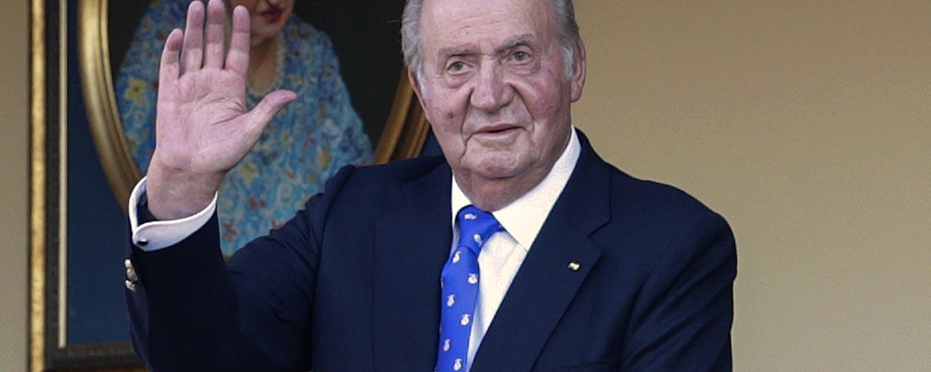 In this Sunday, June 2, 2019 file photo, Spain's former King Juan Carlos waves during a bullfight at the bullring in Aranjuez, Madrid, Spain. Spain's royal household said on Monday Aug. 17, 2020, that former monarch Juan Carlos is in the United Arab Emirates, resolving a mystery over his whereabouts that has swirled in Spain since he announced he was leaving the country amid a growing financial scandal. In this Sunday, June 2, 2019 file photo, Spain's former King Juan Carlos waves during a bullfight at the bullring in Aranjuez, Madrid, Spain. Spain's royal household said on Monday Aug. 17, 2020, that former monarch Juan Carlos is in the United Arab Emirates, resolving a mystery over his whereabouts that has swirled in Spain since he announced he was leaving the country amid a growing financial scandal. - Sputnik International, 1920, 15.02.2021