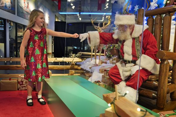 How COVID-19 Won't Steal Christmas: Santa's Ingenious Tricks to Save Pandemic-Marred Holiday Season - Sputnik International