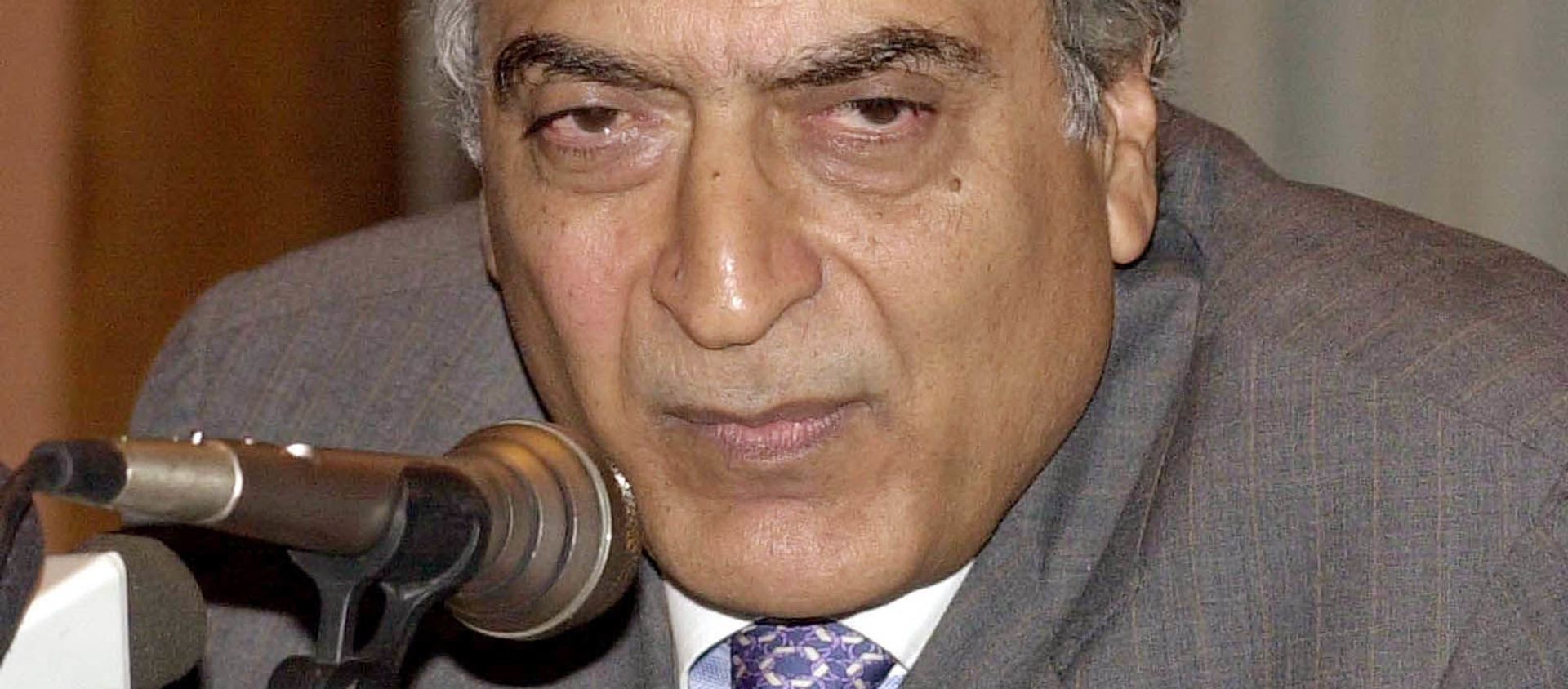 Indian Foreign Secretary Kanwal Sibal addresses a press conference in Katmandu, Nepal, Thursday July 10, 2003 Indian Foreign Secretary Kanwal Sibal addresses a press conference in Katmandu, Nepal, Thursday July 10, 2003 - Sputnik International, 1920, 18.11.2020