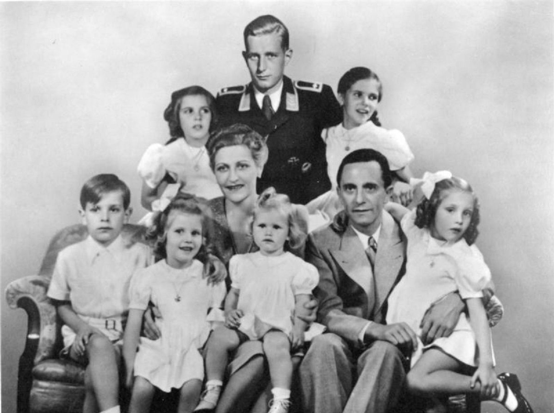 From Sex Mansion to Vegan Commune: New Lease of Life for Ex-Nazi Propaganda Chief's Hideaway From Sex Mansion to Vegan Commune: New Lease of Life for Ex-Nazi Propaganda Chief's Hideaway - Sputnik International, 1920, 13.03.2021