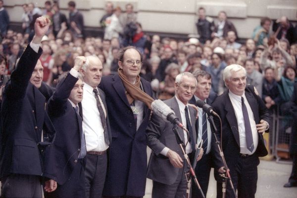 ‘Overwhelming News’: UK Police Arrest Belfast Man Over Deadly 1974 IRA Pub Bombings - Sputnik International