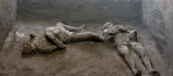 Remains of two men who died in the volcanic eruption that destroyed the ancient Roman city of Pompeii in 79 AD are discovered in a dig carried out during the coronavirus disease (COVID-19) pandemic in Pompeii, Italy November 18, 2020. Remains of two men who died in the volcanic eruption that destroyed the ancient Roman city of Pompeii in 79 AD are discovered in a dig carried out during the coronavirus disease (COVID-19) pandemic in Pompeii, Italy November 18, 2020. - Sputnik International