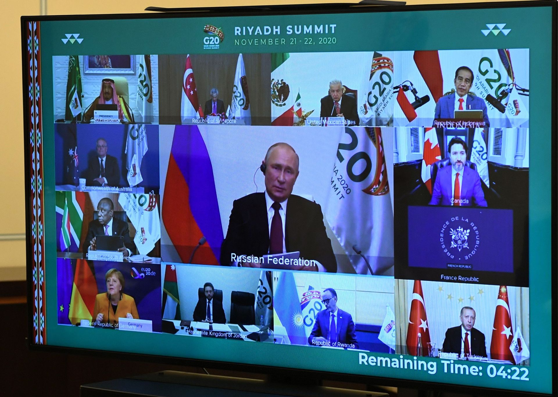 Firmness & Clarity: Putin Draws Red Lines for US, EU But Leaves Door for Dialogue Open, Scholars Say Firmness & Clarity: Putin Draws Red Lines for US, EU But Leaves Door for Dialogue Open, Scholars Say - Sputnik International, 1920, 21.04.2021