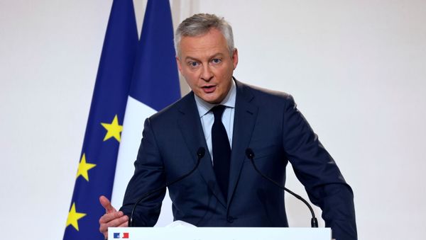 French Economy and Finance Minister Bruno Le Maire speaks during a news conference on the country's COVID-19 situation at the French Health Ministry in Paris, France November 12, 2020 - Sputnik International