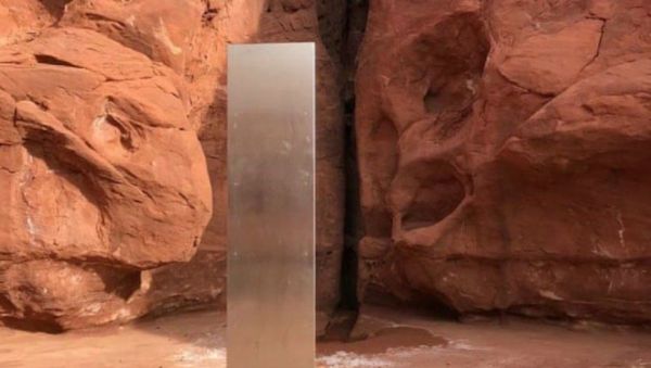 A monolith spotted in the Utah desert by public officials who were counting sheep from a helicopter - Sputnik International