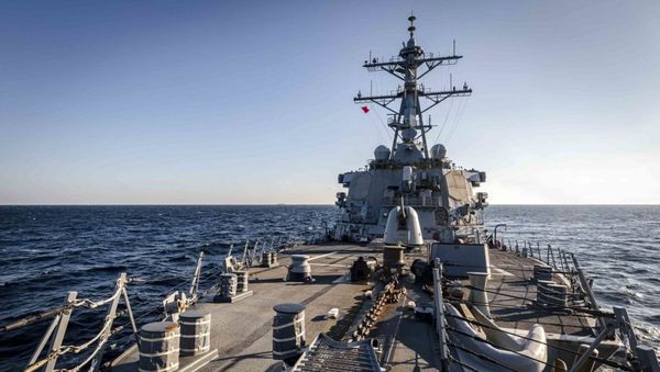 The Arleigh Burke-class guided-missile destroyer USS John S. McCain (DDG 56) transits through Peter the Great Bay while conducting routine underway operations. McCain is forward-deployed to the U.S. 7th Fleet area of operations in support of security and stability in the Indo-Pacific region - Sputnik International