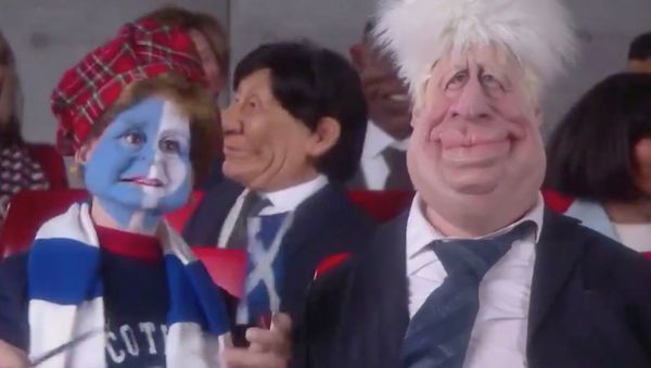 Nicola Sturgeon Spitting Image puppet (L)  - Sputnik International