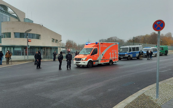 A car crash into the gate of the office of German Chancellor Angela Merkel in Berlin, Germany, November 25, 2020 A car crash into the gate of the office of German Chancellor Angela Merkel in Berlin, Germany, November 25, 2020 - Sputnik International