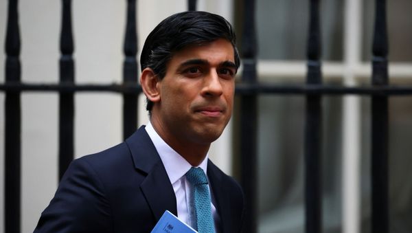Britain's Chancellor of the Exchequer Sunak outside Downing Street, in London - Sputnik International