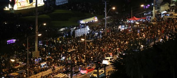 Protesters attend a pro-democracy rally demanding Thailand's King Maha Vajiralongkorn hands back royal assets to the people and reforms on the monarchy, in Bangkok, Thailand, November 25, 2020 - Sputnik International
