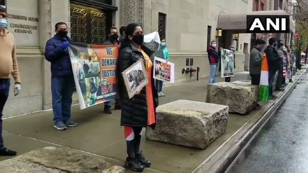 Indian Americans in New York hold protest outside Pak Consulate, Times Square on 2008 Mumbai attacks anniversary  - Sputnik International
